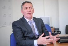 Deputeti Anton Quni kundër demarkacionit, rriten “JO”-të brenda koalicionit qeverisës