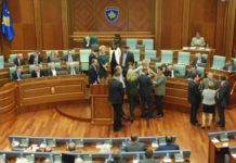 Deputetët e LDK-së të përçarë për Demarkacionin