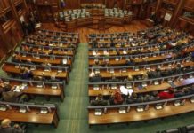 Deputetët e koalicionit s’i ‘zmbrapsi’ Biden-i