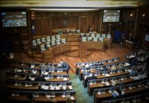 Kuvendi vazhdon sot seancën