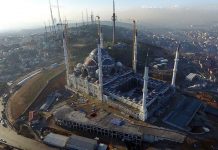 Xhamia Çamllëxha më e madhja në Turqinë moderne
