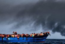 Qindra migrantë nga Afrika besohet se janë mbytur në brigjet libiane
