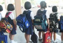 Shqetësuese, pesha e çantave tek nxënësit tejkalon kufizimin e peshës së trupit