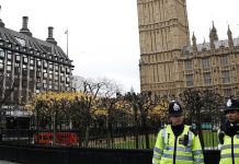 Të shtëna me armë në afërsi të Parlamentit të Britanisë