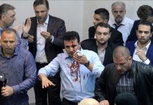 OKB reagon për situatën në Maqedoni: Dhuna ndaj deputetëve e papranueshme