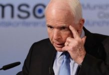 Senatori amerikan, John McCain sot viziton Kosovën