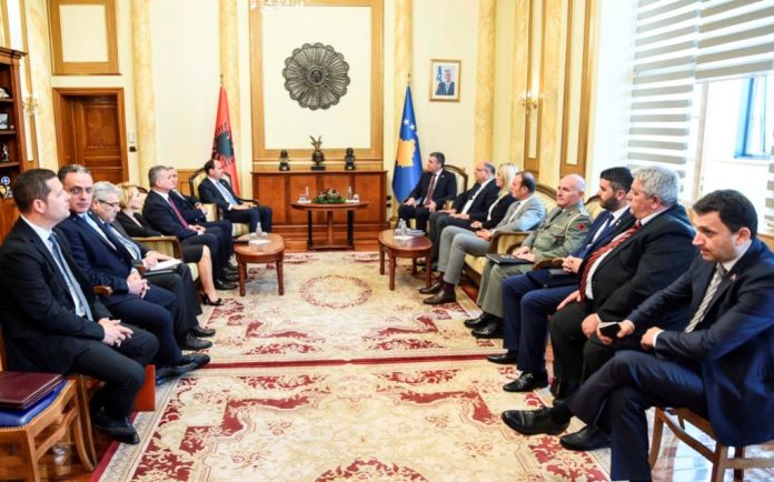 2017_05_11_Kryeparlamentari Veseli takoi presidentin e Shqipërisë Bujar Nishani (5)