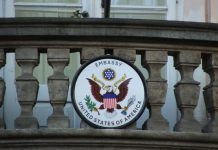 Deputetët e PDK-së nuk i binden Delawies për votimin e demarkacionit