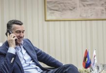 Yee: Demarkacioni të procedohet para mocionit