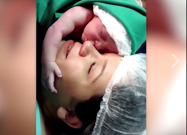 Dashuri në takim të parë… me kuptimin e plotë të fjalës (Video)