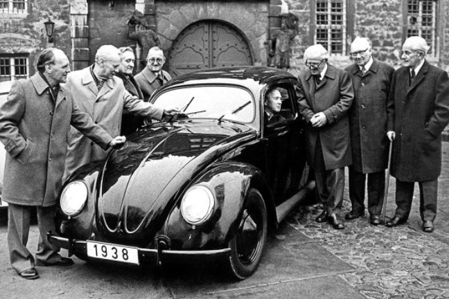 Si ia vodhi VW dizajnin Mercedesit duke krijuar modelin Beetle