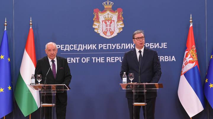 Presidenti Sulyok realizoi një vizitë zyrtare në Serbi dhe u prit në Beograd nga presidenti Aleksandar Vuçiq.