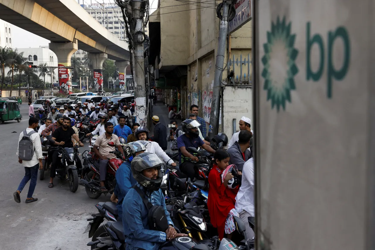 2026_03_09T033901Z_1379869866_RC2ZYJAU04CZ_RTRMADP_3_IRAN_CRISIS_ENERGY_BANGLADESH