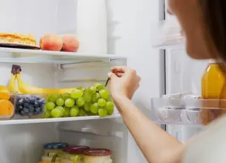 A është e sigurt të ushqeheni vetëm me fruta? Këto janë përfitimet dhe rreziqet