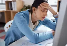 Nëse vëreni se dikush sillet kështu, reagoni menjëherë: Mund të jetë shenjë e tumorit në tru