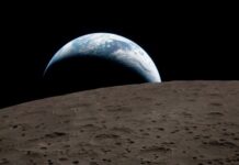 Elon Musk dhe Jeff Bezos, kokë më kokë në garën për hapësirën