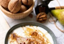 Dardhë e pjekur me mjaltë dhe arra