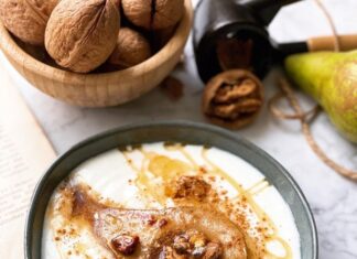 Dardhë e pjekur me mjaltë dhe arra