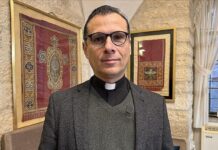 Pastori palestinez kërkon përqendrim në vrasjet e civilëve në Gaza dhe Liban pas incidentit me statujat