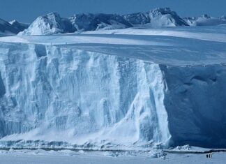 Shkencëtarët zbulojnë “lumin e lashtë” të fshehur nën Antarktidë