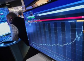 Paradoksi i Hormuzit: pse lufta po “ushqen” suksesin e bursave amerikane?