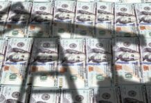 Kush po pasurohet nga kriza e naftës?