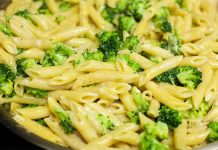 Makarona me brokoli dhe gjizë