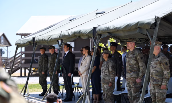 Kurti në Bondsteel në ceremoninë e ndërrimit të komandës: Roli i SHBA-së dhe KFOR-it mbetet kyç për paqen dhe sigurinë në Kosovë