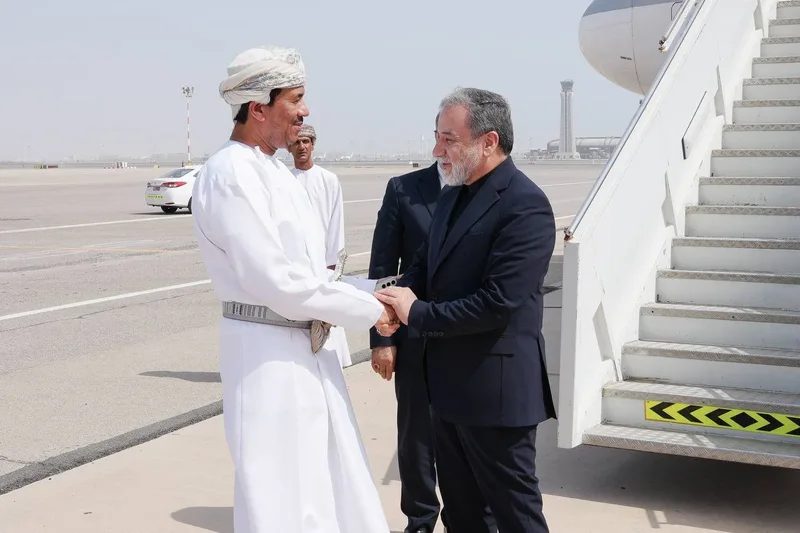 Araghchi takim me ministrin e jashtëm të Omanit