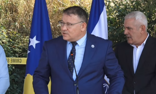 Hoxha për ekspozimin e armatimeve: U profilizuan subjekte me interes për aktivitetet kriminale