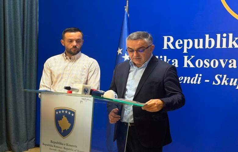PDK dhe Aleanca me konferencë në Kuvend, dorëzojnë kërkesën për seancë