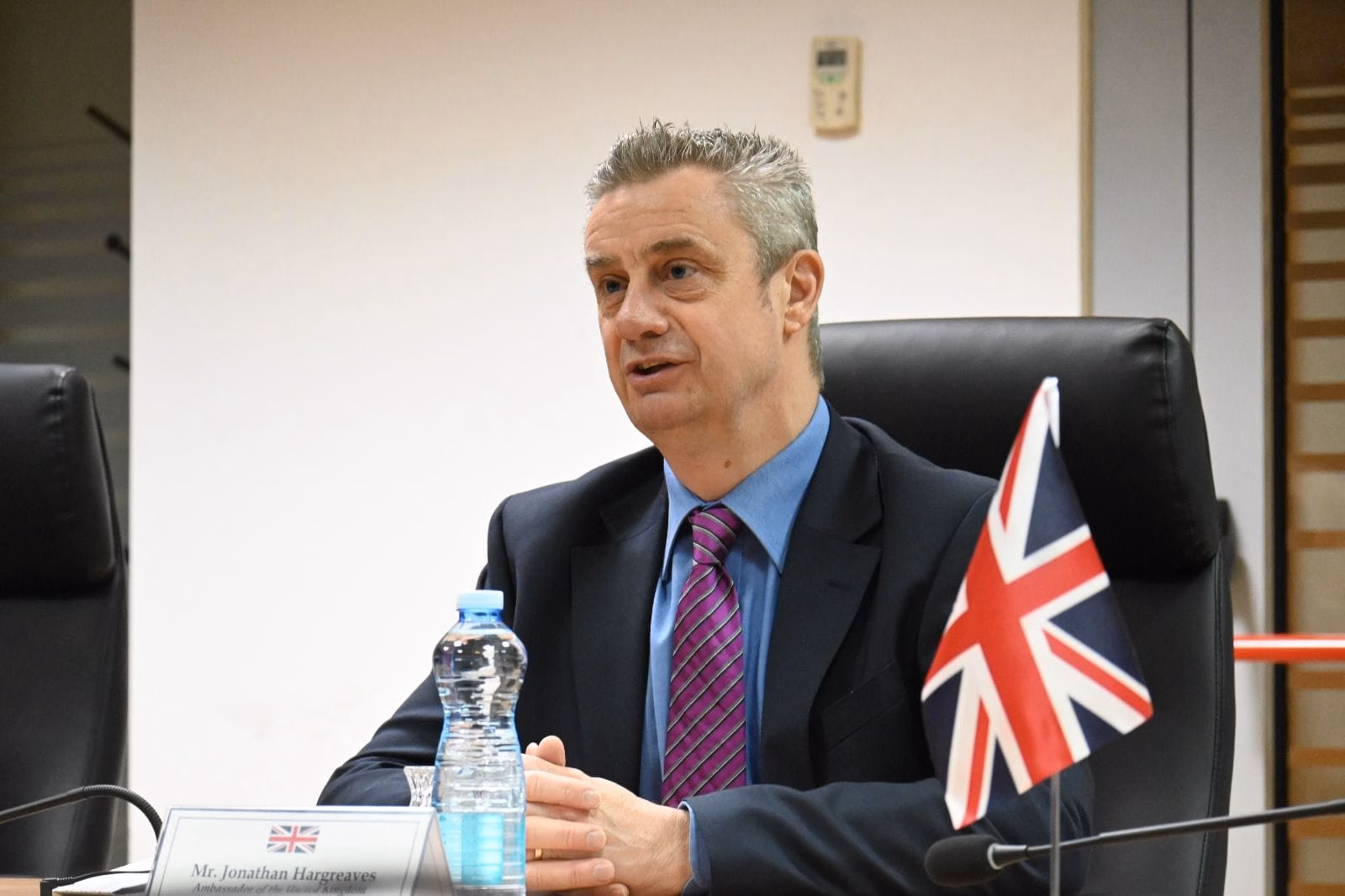 Hargreaves: Dënimet e Speciales në asnjë mënyrë s’e gjykojnë shtetësinë e Kosovës