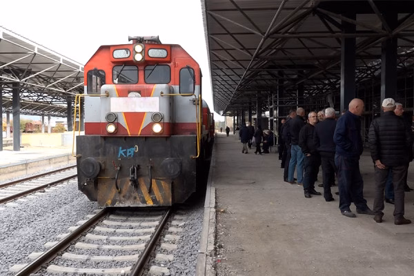 Punëtorët e Infrakos-it protestojnë për indeksimin e pagave, ja çka paralajmërojnë