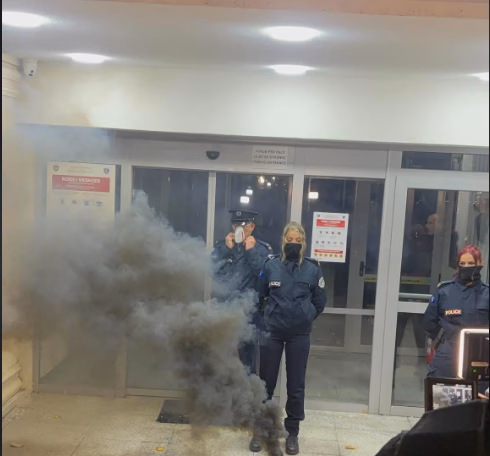 Thirrje për dorëheqje e përgjegjësi në ditën e dytë të protestës